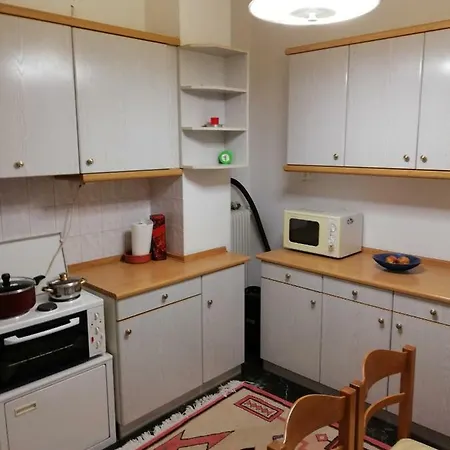 Gregory Apartment *